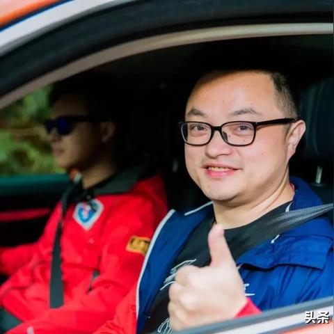 (暗黑的魔王)暗黑魔王与征服游戏：在无尽征途中求得胜利