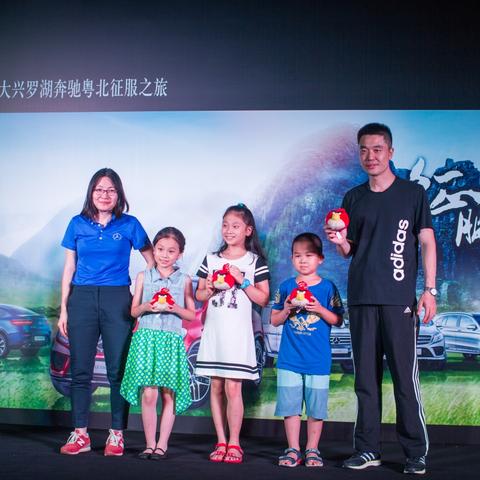 (暗黑的魔王)暗黑魔王与征服游戏：在无尽征途中求得胜利