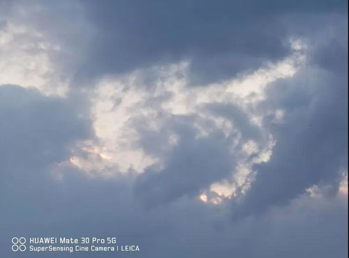 探索苍茫之境美得纯净背后的深意：在喧嚣尘世中寻找心灵的宁静与美丽