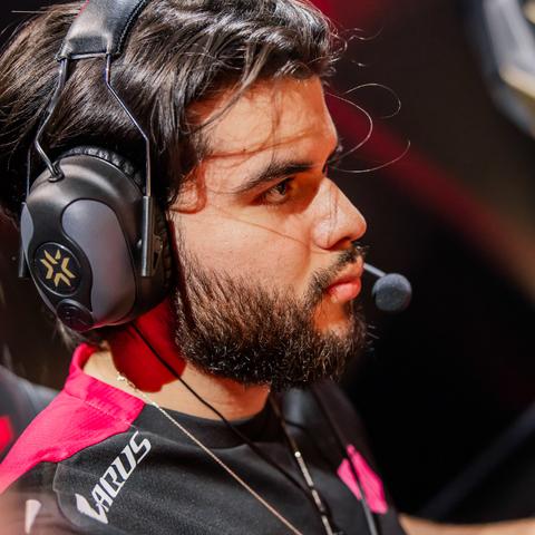 探索无畏契约手游的魅力：战术、团队合作与角色成长的全新体验