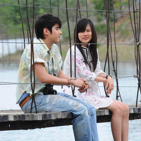 (暗恋进行时泰剧在线观看)暗恋进行时短剧：青春岁月的甜蜜痛苦