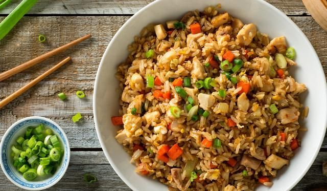 (蹦蹦饭图片大全)详解蹦蹦炒饭的制作方法:如何在家中轻松做出餐厅级别的美味