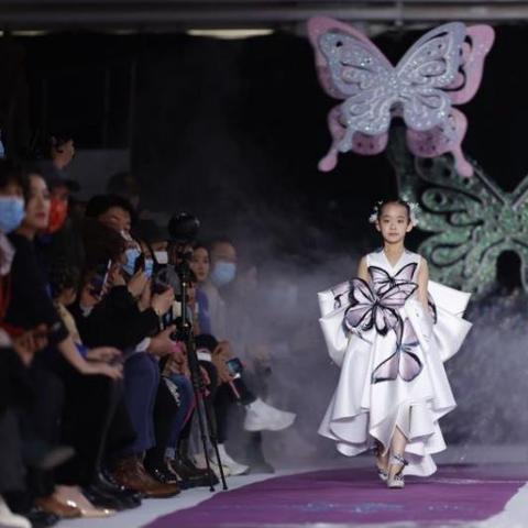 (梦醒少女2:梦与现实的交错)梦醒少女2: 真实与虚幻的交汇之路,时空穿梭的奇妙冒险 (梦醒少女2:梦与现实的交错)梦醒少女2: 真实与虚幻的交汇之路,时空穿梭的奇妙冒险