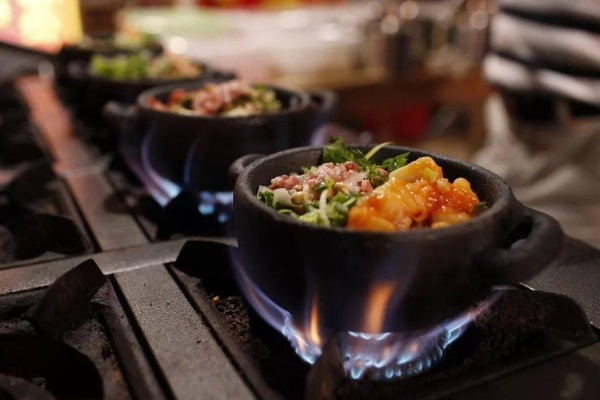 (舌尖上的小镇 的小镇)探索舌尖上的小镇:那些美食背后的故事与未解之谜